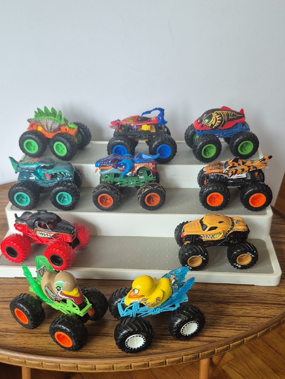 Hot Wheels Kids Animal Monster Truck Toy  - Multicolor Preowened Nice Condition.
